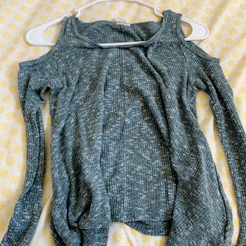 Grey long sleeve sweater(open shoulders)